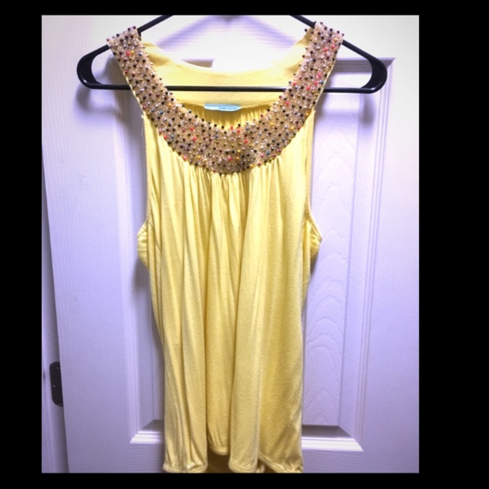 Tank top with beautiful neck detail